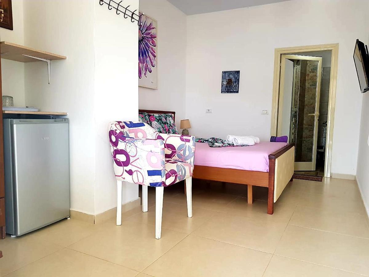 Aira Apartment Himare Esterno foto