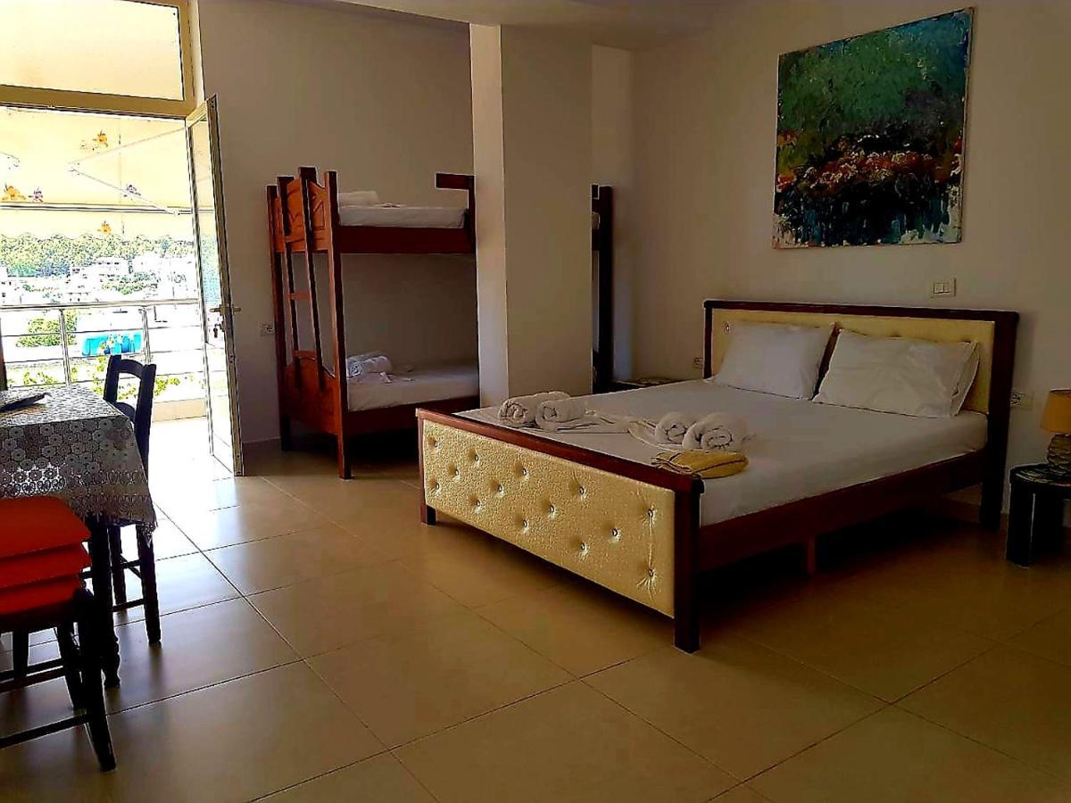 Aira Apartment Himare Esterno foto
