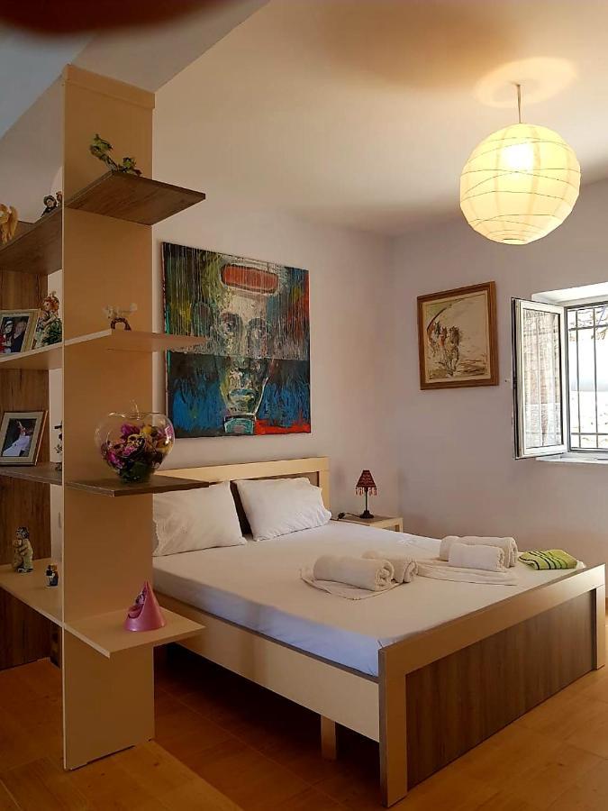 Aira Apartment Himare Esterno foto