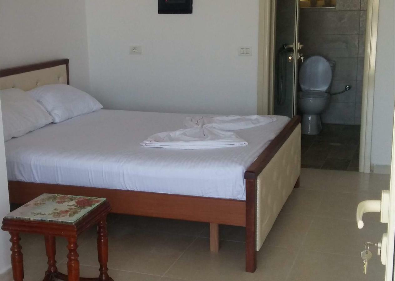 Aira Apartment Himare Esterno foto